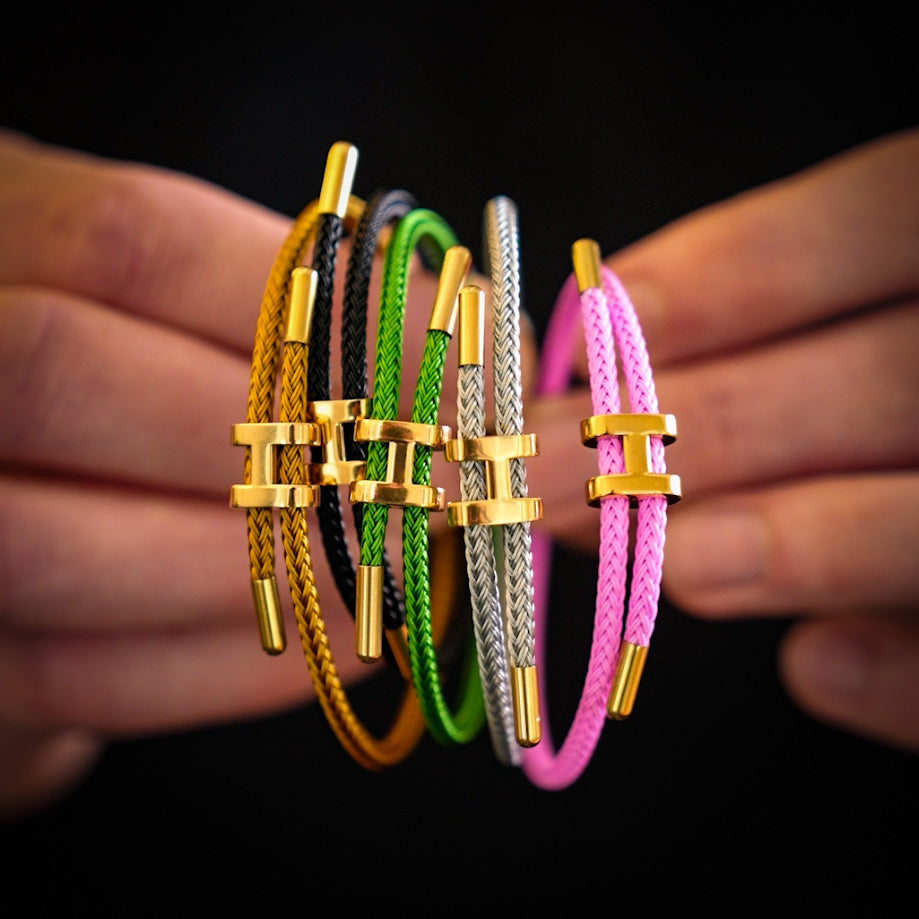 Hilja – Das Armband, das Eleganz und Stil vereint 🖤✨