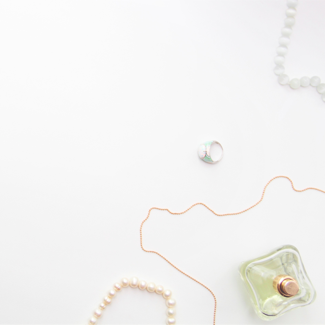 Minimalistischer Schmuck für den Frühling 